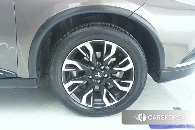 Mitsubishi  Outlander id 4213283 из Китая 15