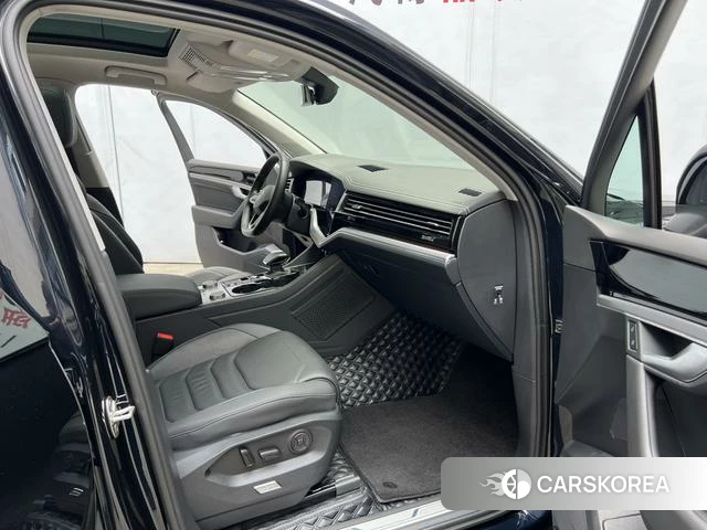Volkswagen Touareg id 4272761 из Китая 17