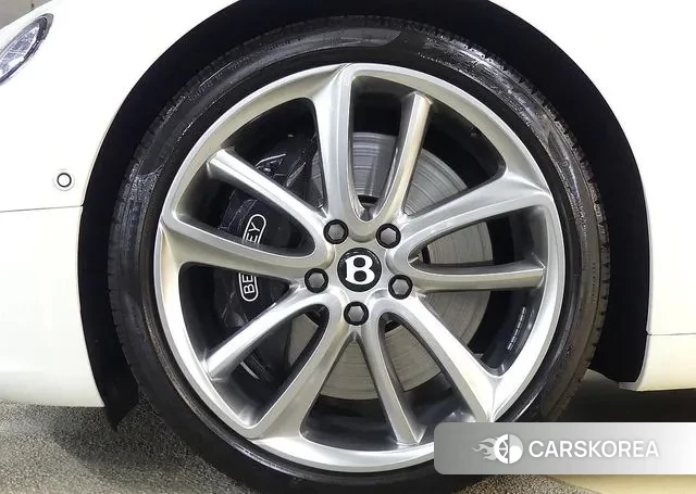 Bentley Continental GT 3rd Generation id 3068153 из Кореи 18