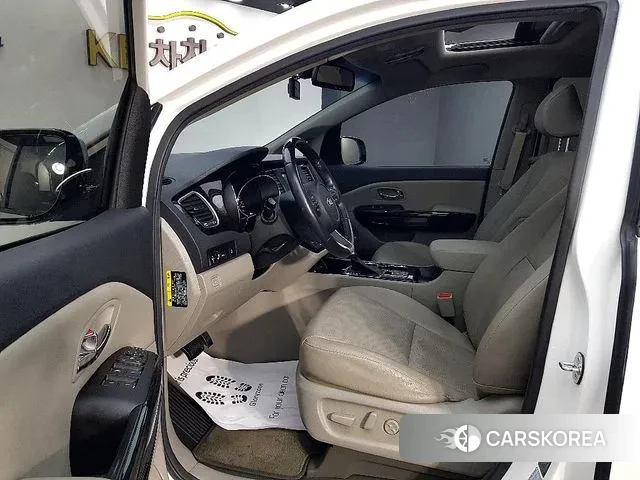 Kia The New Carnival id 3339436 из Кореи 18