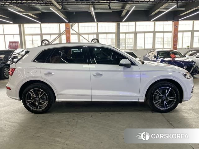 Audi Q5L id 4238265 из Китая 17