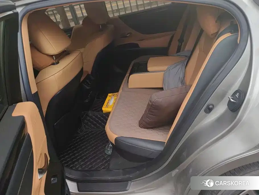 Lexus ES id 4600529 из Китая 14