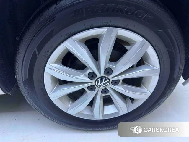 Volkswagen Polo id 4264558 из Китая 18