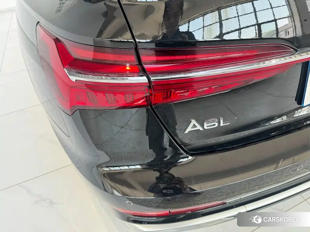 Audi A6L id 4622372 из Китая 18