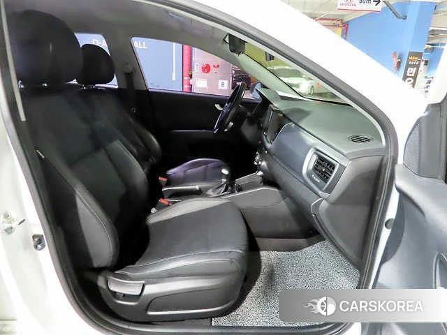 Kia Stonic id 4203465 из Кореи 18