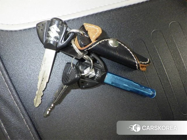 Suzuki GSX-S1000S Katana id 3947224 из Японии 32