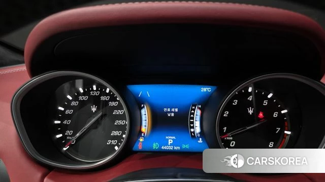 Maserati Levante id 4759335 из Кореи 31