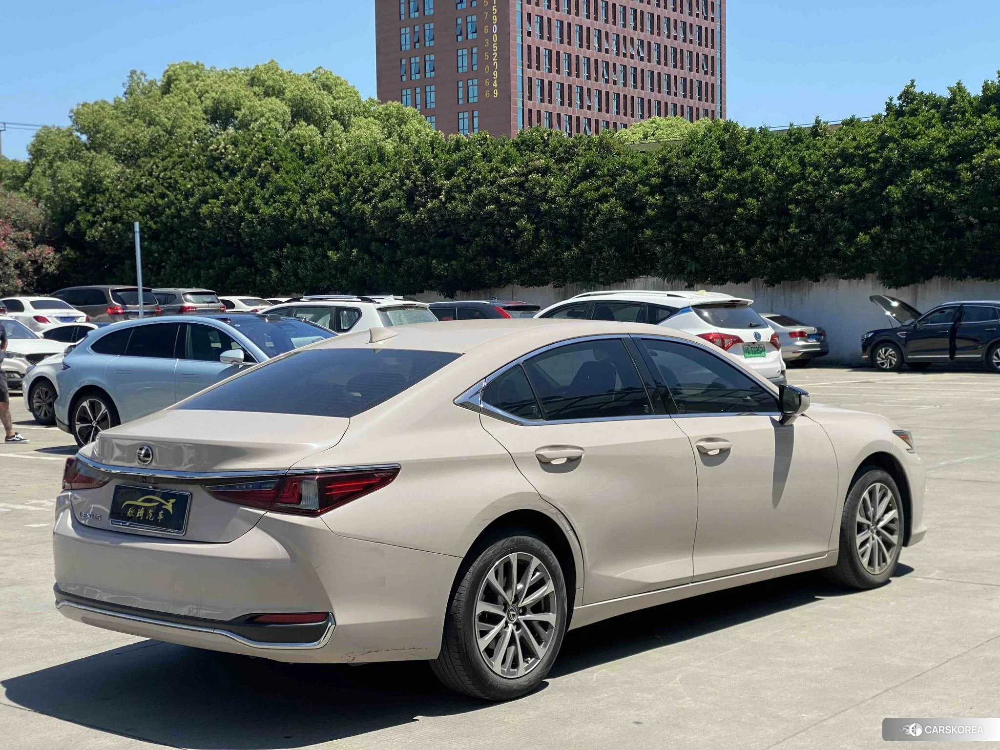 Lexus ES id 4473381 из Китая 8