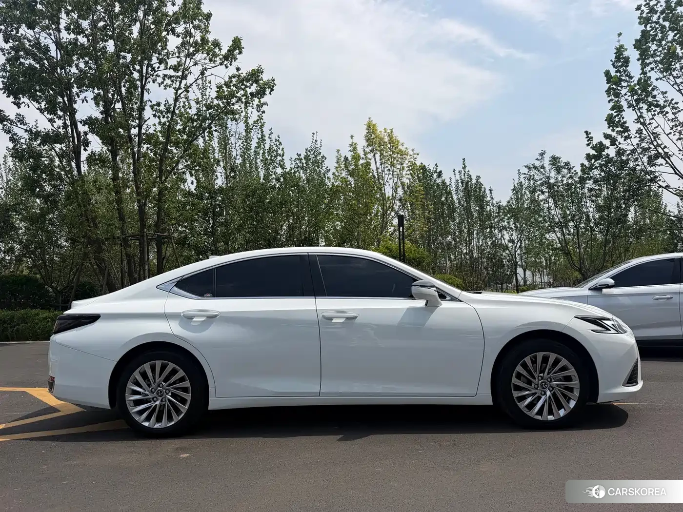 Lexus ES id 4546058 из Китая 16