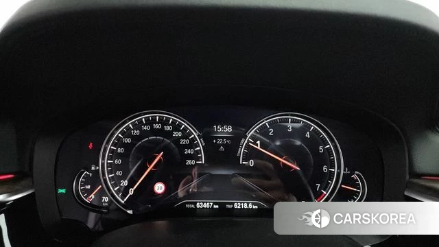 BMW 5 Series (G30) id 3937228 из Кореи 18