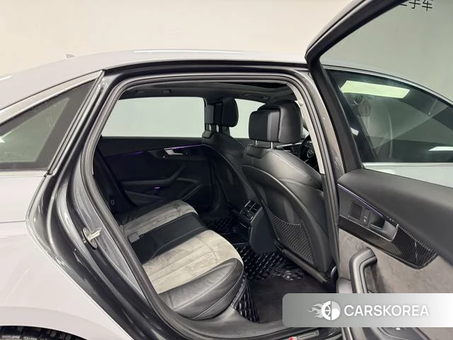 Audi A4L id 4182471 из Китая 18