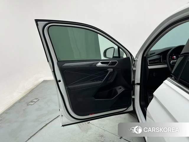 Volkswagen Tiguan L id 4272668 из Китая 26