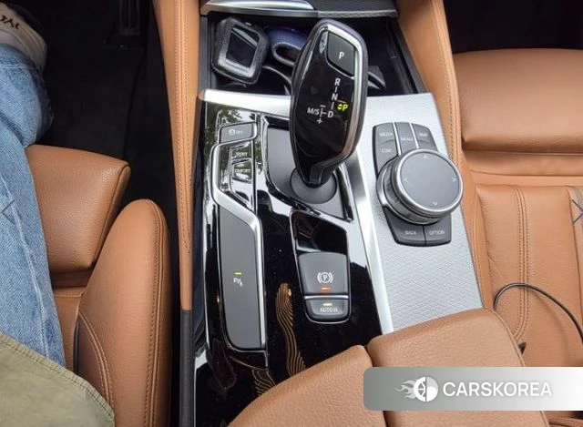 BMW 5 Series (G30) id 4378186 из Кореи 8