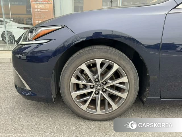 Lexus ES id 4238831 из Китая 9