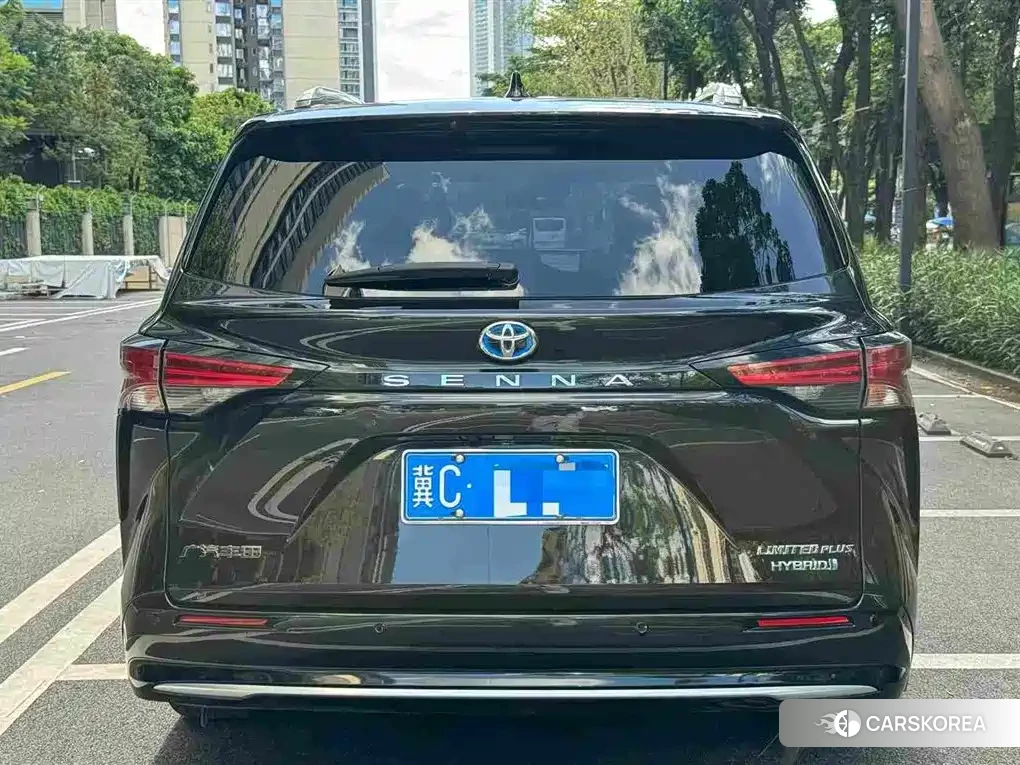 Toyota Sienna id 4577858 из Китая 8