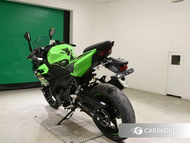 Kawasaki NINJA 400 id 4320279 из Японии 8