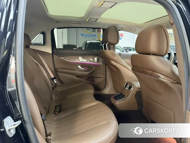Mercedes-Benz E-class id 4334877 из Китая 9