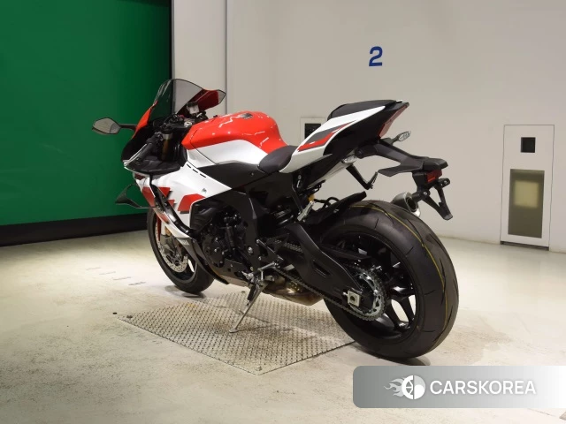 Yamaha YZF-R1 id 4392873 из Японии 8