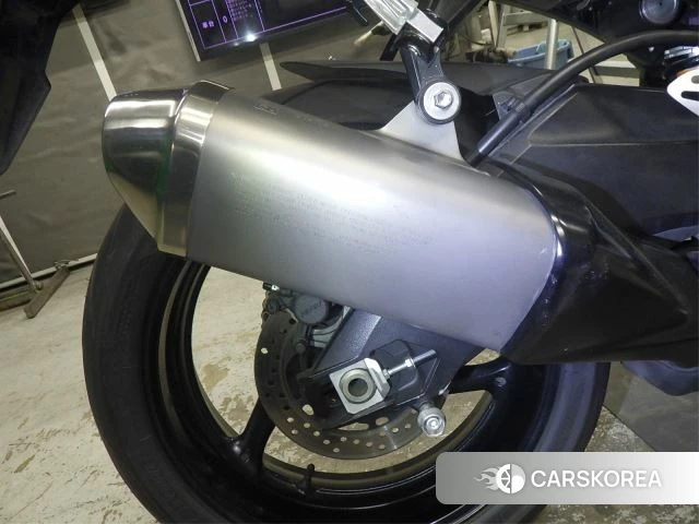 Suzuki GSX-R750 id 4183535 из Японии 32