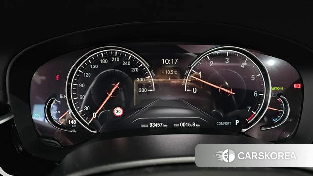 BMW 5 Series (G30) id 3905797 из Кореи 18