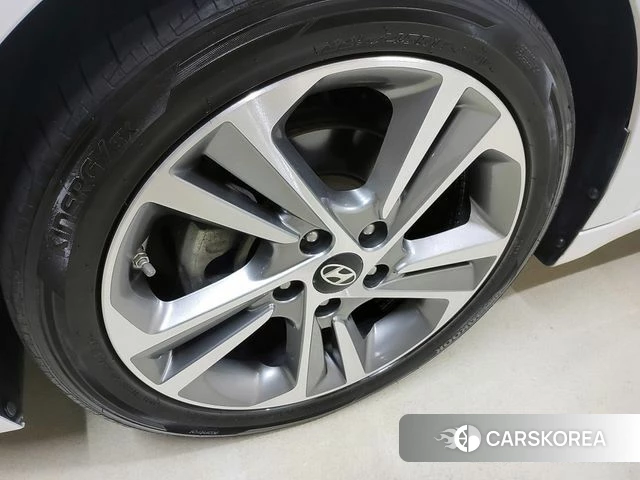 Hyundai Avante AD id 4672758 из Кореи 17