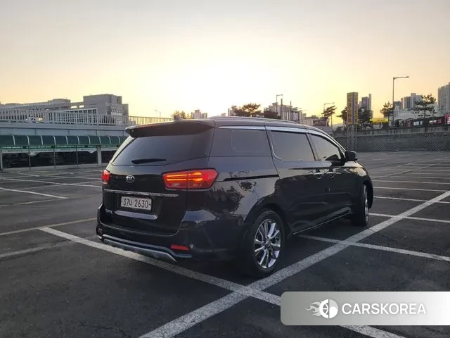 Kia The New Carnival id 3563213 из Кореи 18