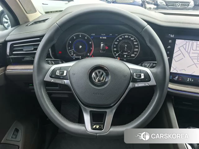 Volkswagen Touareg id 4215123 из Китая 14