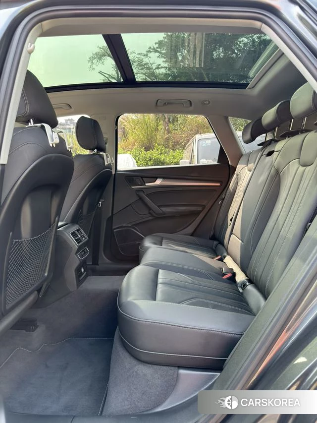 Audi Q5L id 4277047 из Китая 12