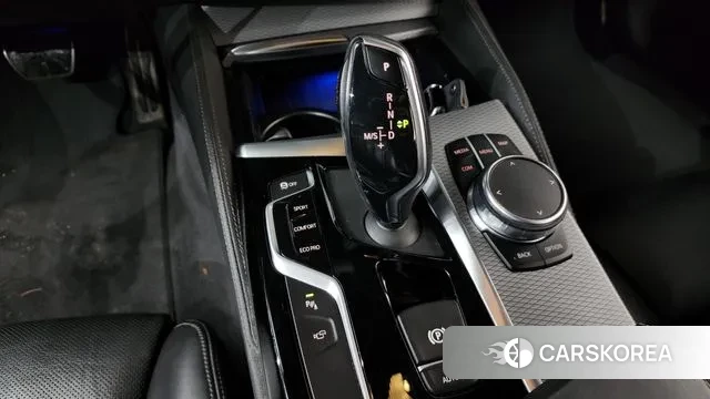 BMW 5 Series (G30) id 3408075 из Кореи 18