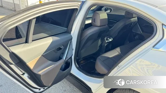 BMW 5 Series (G60) id 3619921 из Кореи 11