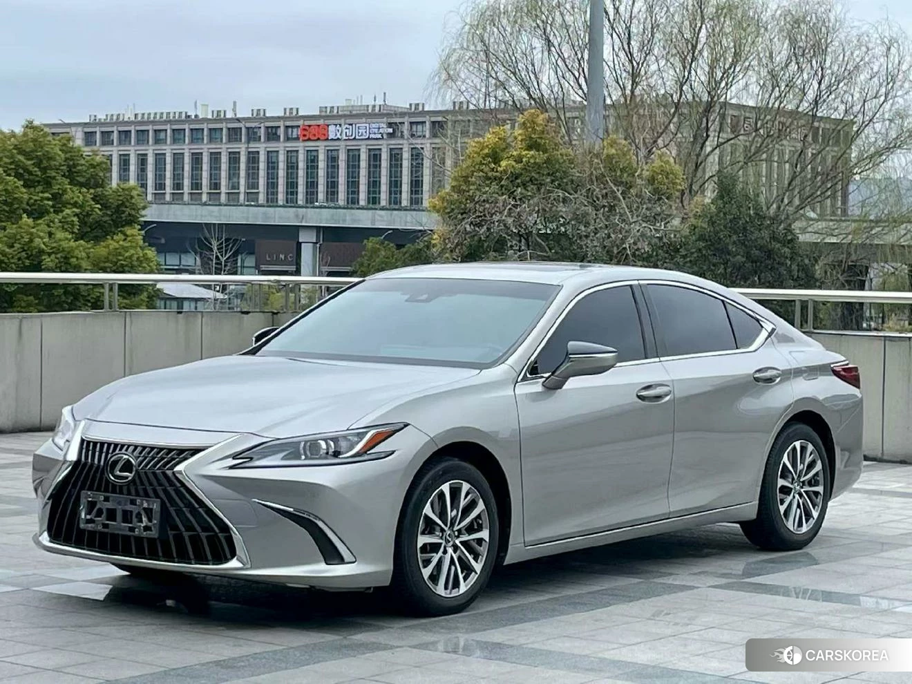 Lexus ES id 4407555 из Китая 8