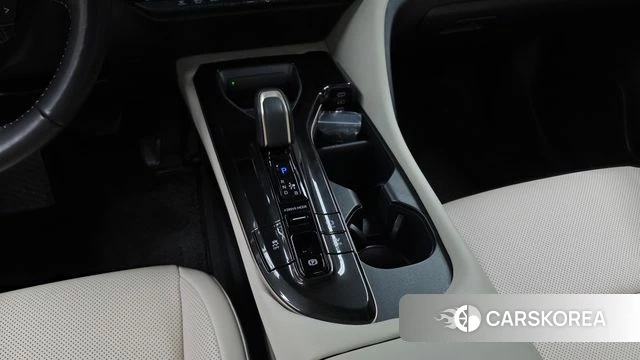 Toyota Crown Crossover id 4834365 из Кореи 31