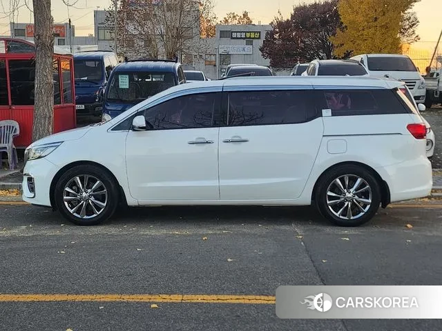 Kia The New Carnival id 3434687 из Кореи 18