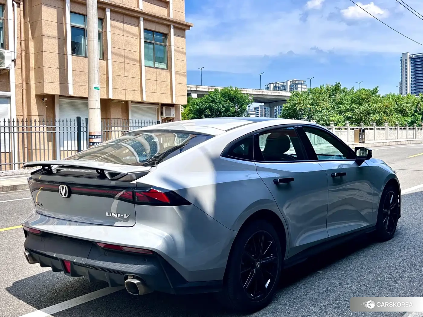 Chang'an UNI-V id 4601110 из Китая 13