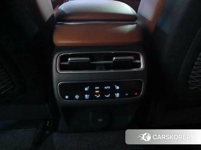 Genesis GV70 id 3810786 из Кореи 18
