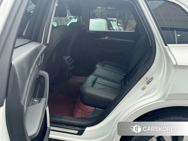Audi Q5L id 4260342 из Китая 9