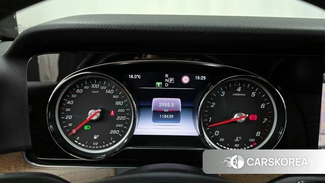 Mercedes-Benz E-Class W213 id 4251432 из Кореи 28