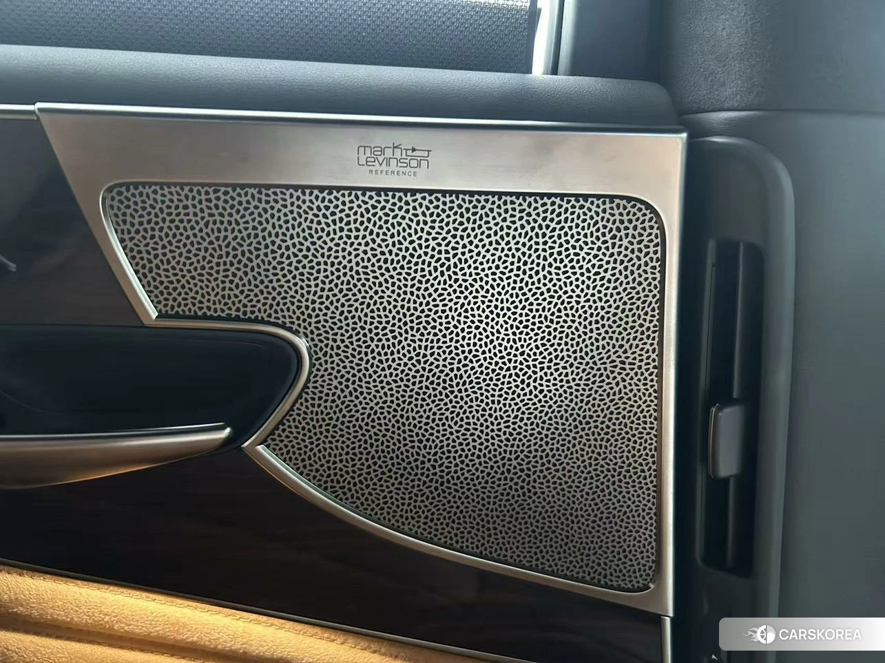 Lexus LS id 4515206 из Китая 22