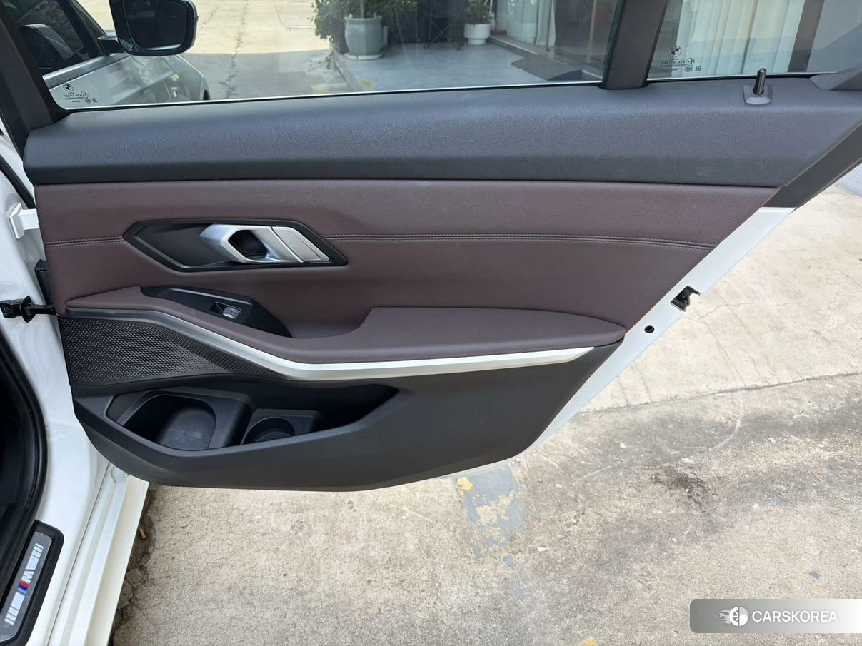 BMW 3 series id 4455337 из Китая 17