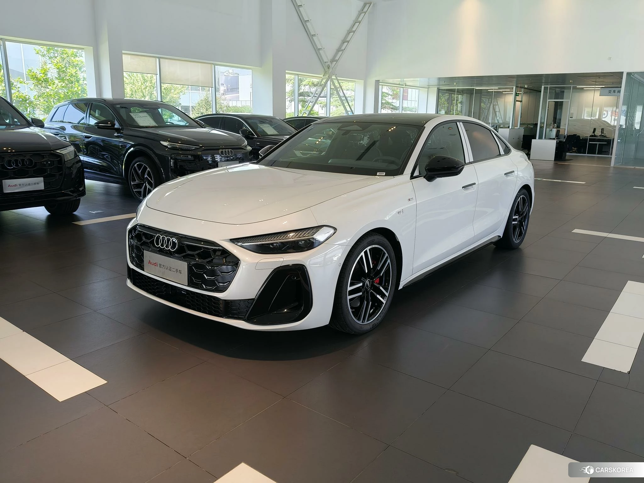 Audi A5L id 4492861 из Китая 15