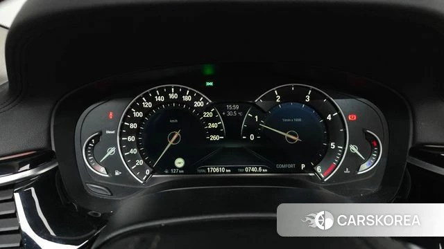 BMW 5 Series (G30) id 4615472 из Кореи 31