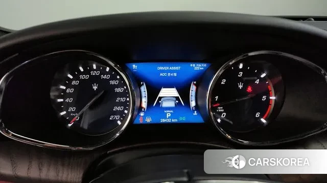 Maserati Quattroporte id 2375140 из Кореи 18