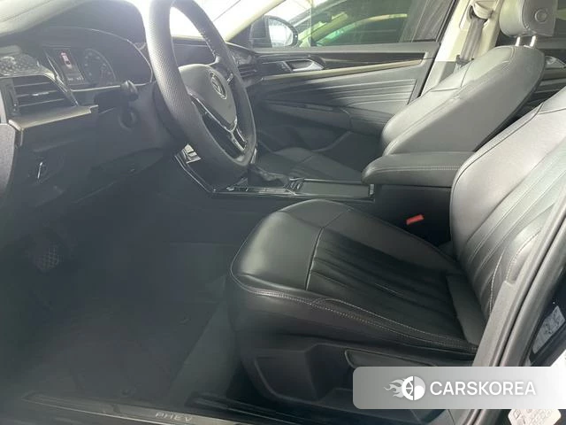Volkswagen Passat PHEV id 4241450 из Китая 8