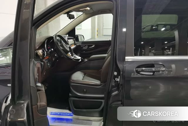 Mercedes-Benz V-class id 4264541 из Китая 22