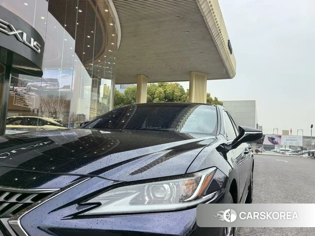 Lexus ES id 4209815 из Китая 15