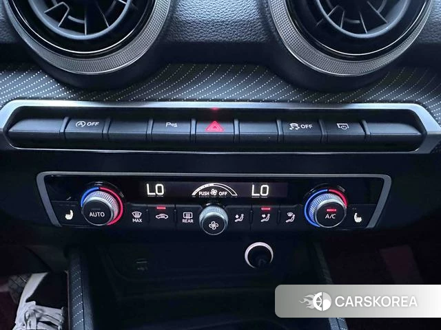 Audi Q2L id 4374521 из Китая 19