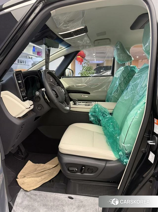 Lexus LM id 4314754 из Китая 11