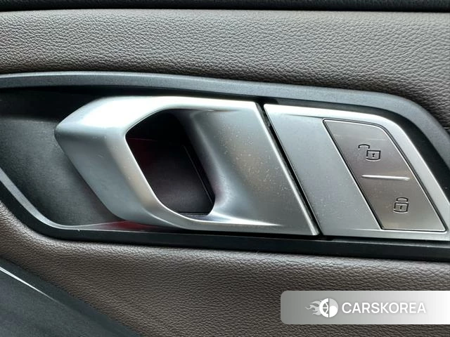 BMW 3 series id 4353470 из Китая 22