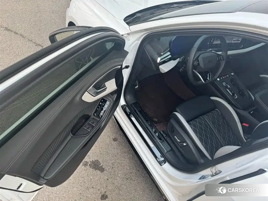 Audi A5L id 4600446 из Китая 26