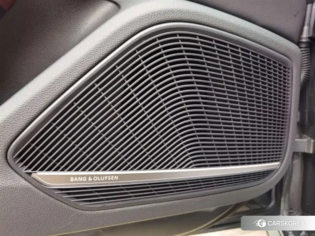 Audi A4L id 4599614 из Китая 29